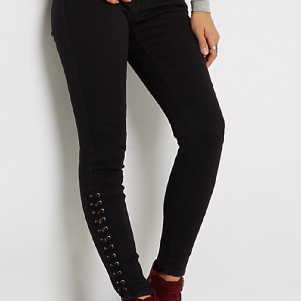 🔥🔥🔥Rue 21 Black Lace Jeans🔥🔥🔥